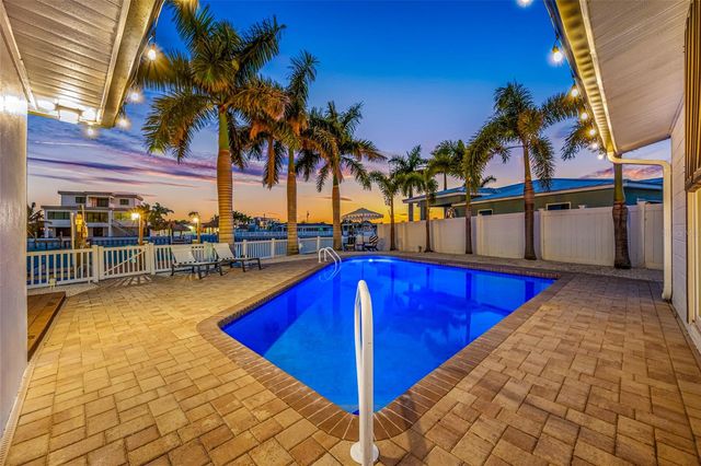 7984 1ST AVENUE S, St Petersburg, FL 33707