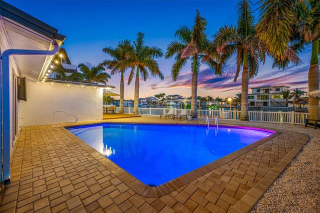 7984 1ST AVENUE S, St Petersburg, FL 33707