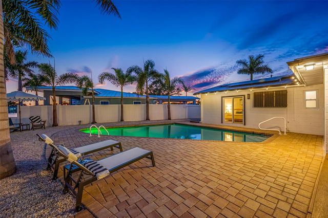 7984 1ST AVENUE S, St Petersburg, FL 33707