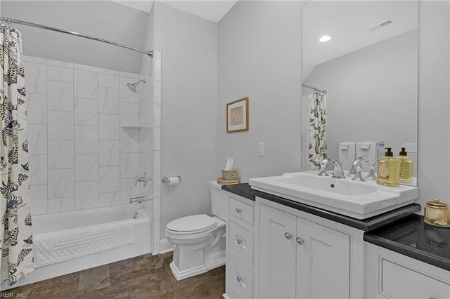 145 Paddys CT, Port Haywood, VA 23138
