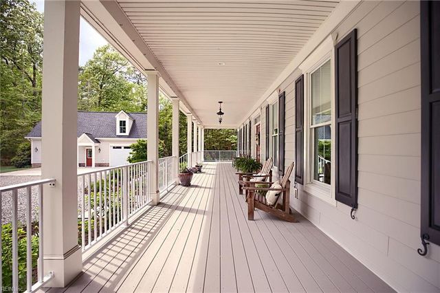 145 Paddys CT, Port Haywood, VA 23138
