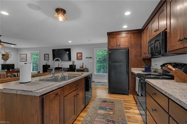 145 Paddys CT, Port Haywood, VA 23138