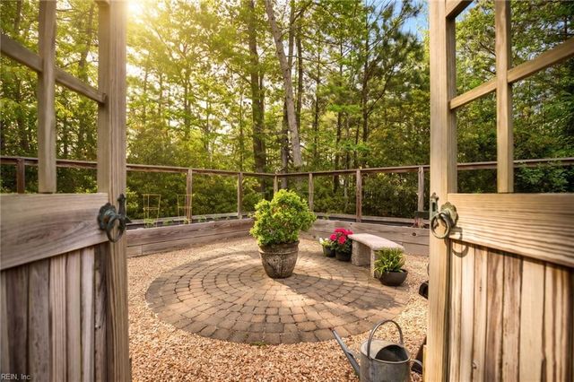 145 Paddys CT, Port Haywood, VA 23138