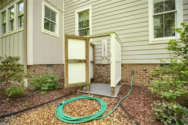 145 Paddys CT, Port Haywood, VA 23138