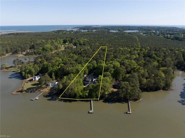 145 Paddys CT, Port Haywood, VA 23138
