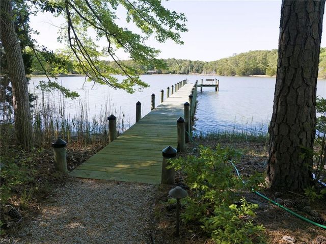 145 Paddys CT, Port Haywood, VA 23138