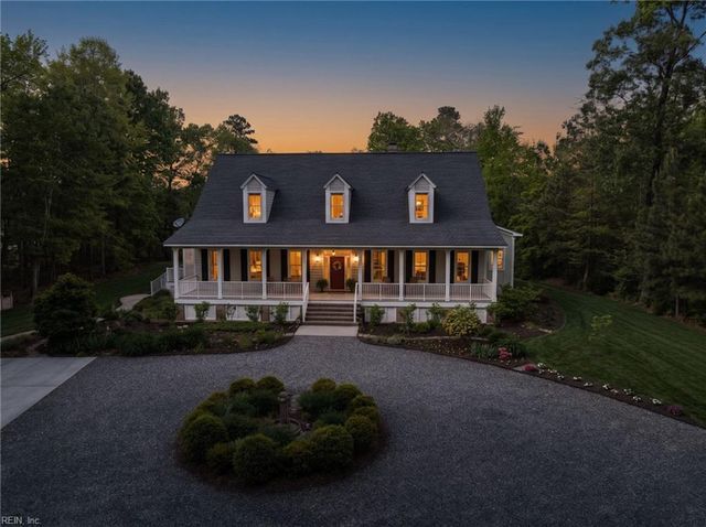 145 Paddys CT, Port Haywood, VA 23138