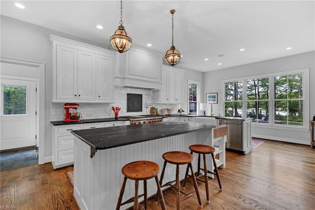 145 Paddys CT, Port Haywood, VA 23138
