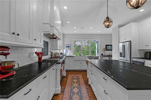145 Paddys CT, Port Haywood, VA 23138
