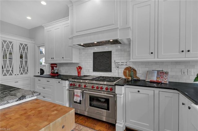 145 Paddys CT, Port Haywood, VA 23138
