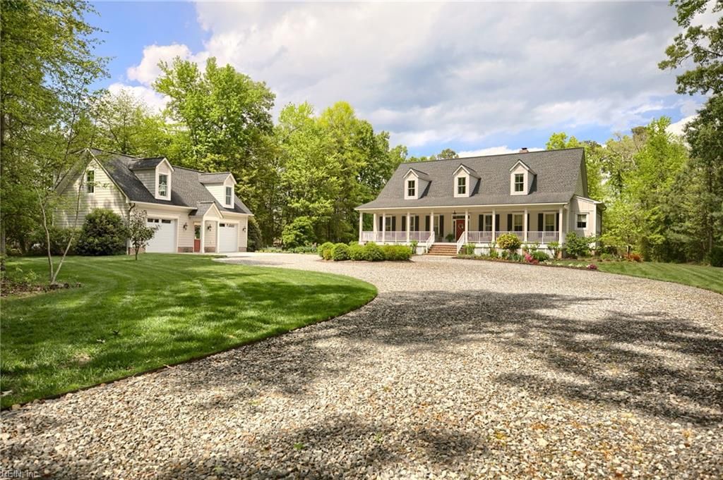 145 Paddys CT, Port Haywood, VA 23138