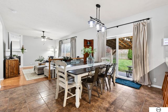 1003 Valleyview Drive, Papillion, NE 68046