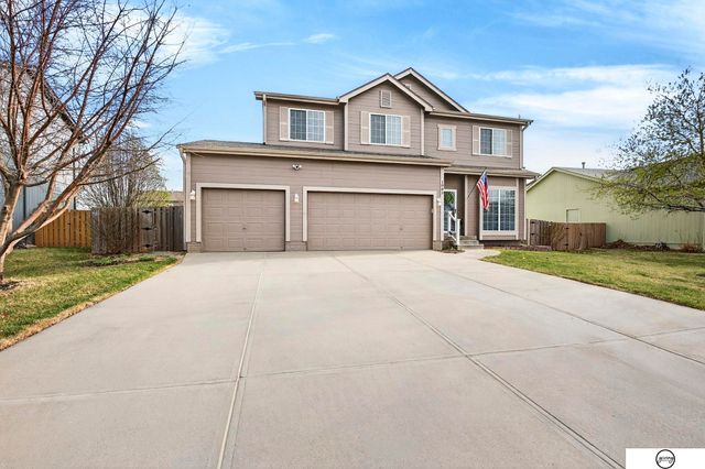 1003 Valleyview Drive, Papillion, NE 68046