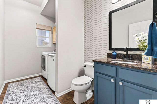 1003 Valleyview Drive, Papillion, NE 68046