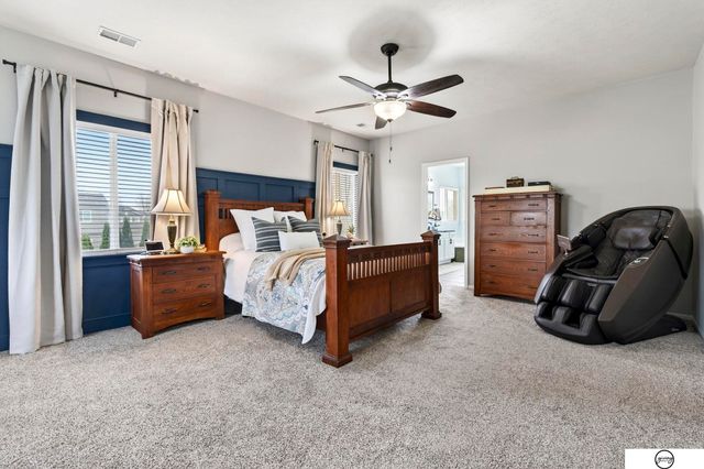 1003 Valleyview Drive, Papillion, NE 68046