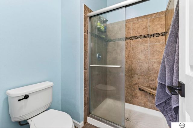 1003 Valleyview Drive, Papillion, NE 68046