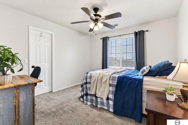 1003 Valleyview Drive, Papillion, NE 68046