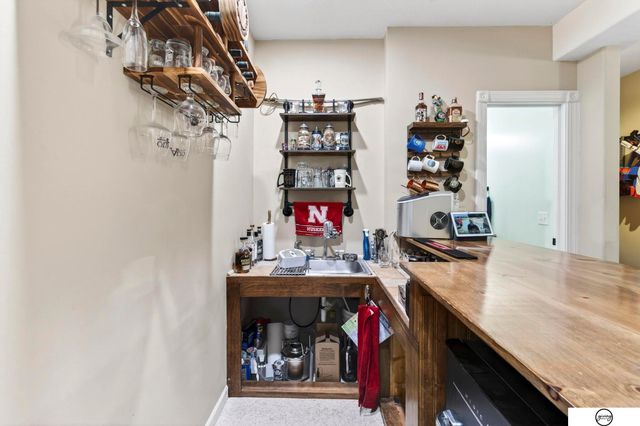 1003 Valleyview Drive, Papillion, NE 68046