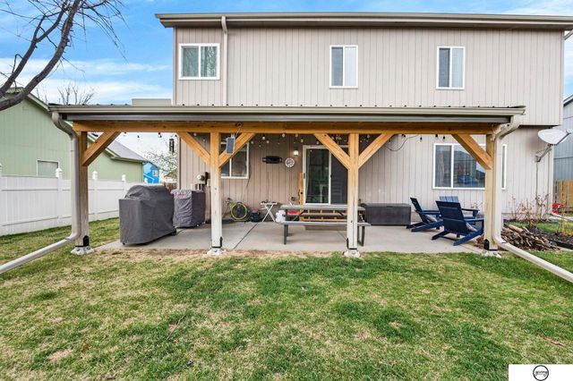 1003 Valleyview Drive, Papillion, NE 68046