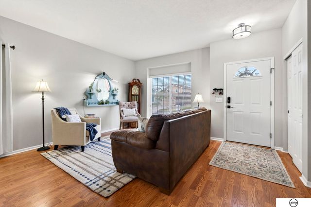 1003 Valleyview Drive, Papillion, NE 68046