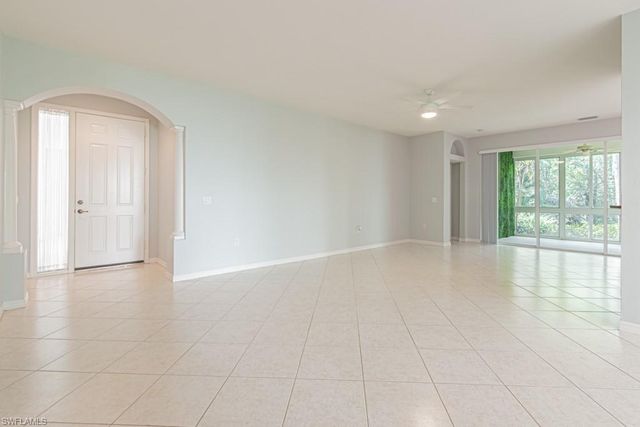 2215 Hawksridge DR 802, Naples, FL 34105