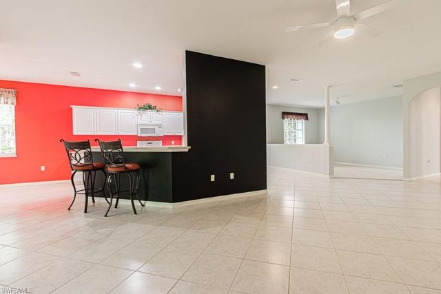 2215 Hawksridge DR 802, Naples, FL 34105