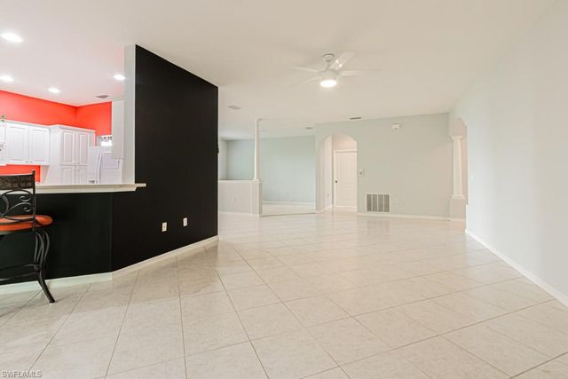 2215 Hawksridge DR 802, Naples, FL 34105