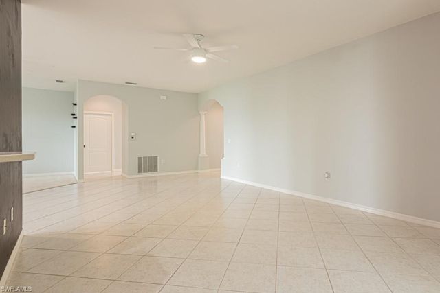2215 Hawksridge DR 802, Naples, FL 34105