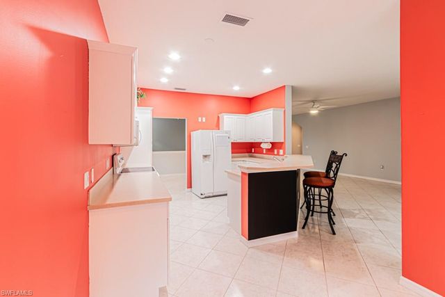 2215 Hawksridge DR 802, Naples, FL 34105