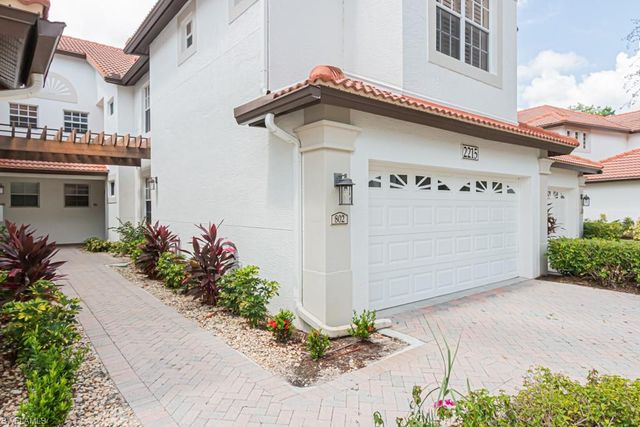 2215 Hawksridge DR 802, Naples, FL 34105