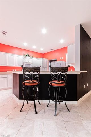 2215 Hawksridge DR 802, Naples, FL 34105