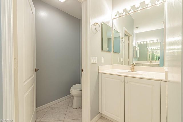 2215 Hawksridge DR 802, Naples, FL 34105