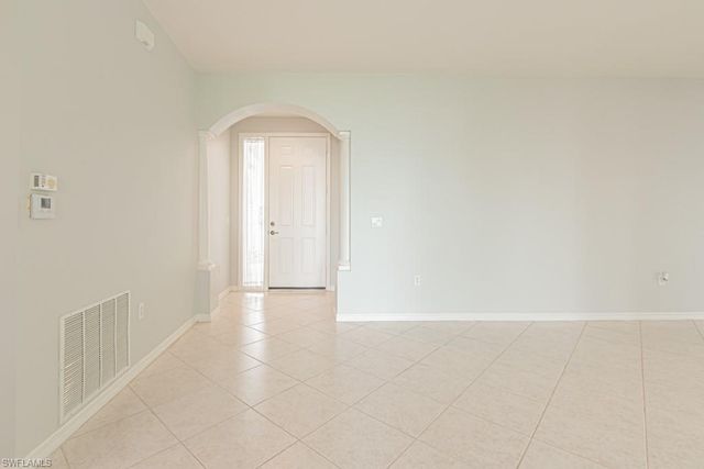 2215 Hawksridge DR 802, Naples, FL 34105