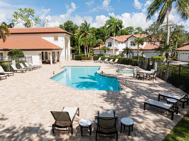 2215 Hawksridge DR 802, Naples, FL 34105
