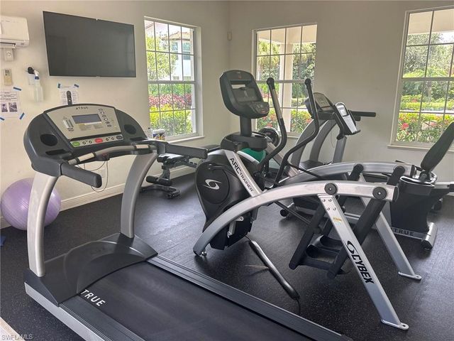 2215 Hawksridge DR 802, Naples, FL 34105
