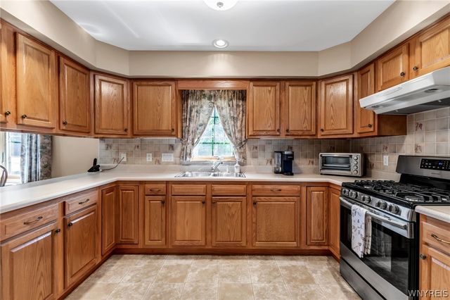 53 William Kidder Road, Lancaster, NY 14086