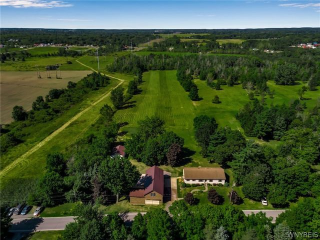 53 William Kidder Road, Lancaster, NY 14086