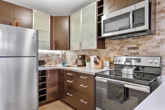 3522 NE 166TH Street 6, North Miami Beach, FL 33160