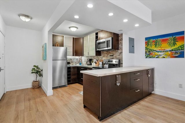 3522 NE 166TH Street 6, North Miami Beach, FL 33160