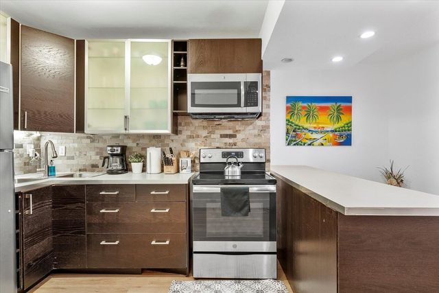 3522 NE 166TH Street 6, North Miami Beach, FL 33160