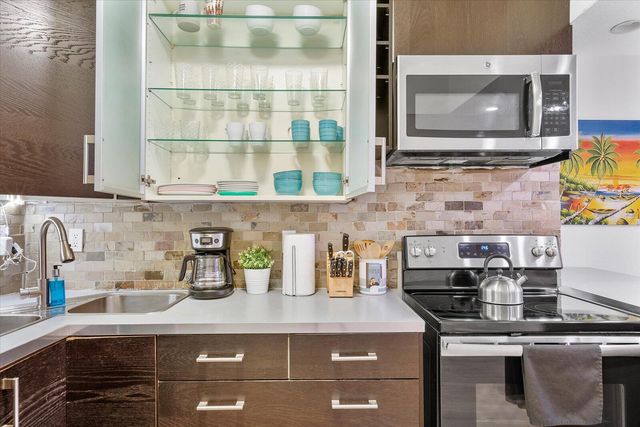 3522 NE 166TH Street 6, North Miami Beach, FL 33160