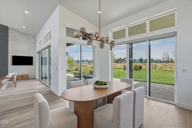 62313 McClain Drive, Bend, OR 97703