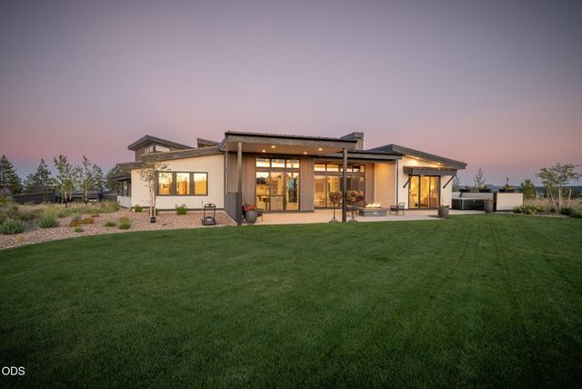62313 McClain Drive, Bend, OR 97703