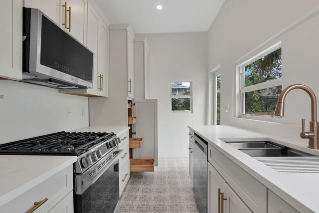 123 S Ocean Breeze, Lake Worth Beach, FL 33460