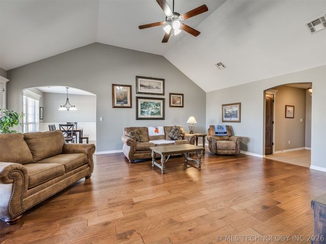 5295 E 144th Street North, Collinsville, OK 74021