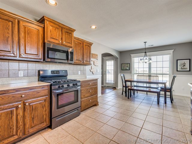 5295 E 144th Street North, Collinsville, OK 74021