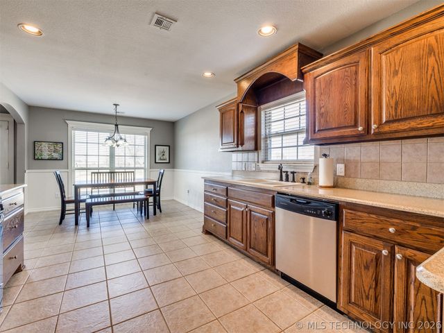 5295 E 144th Street North, Collinsville, OK 74021