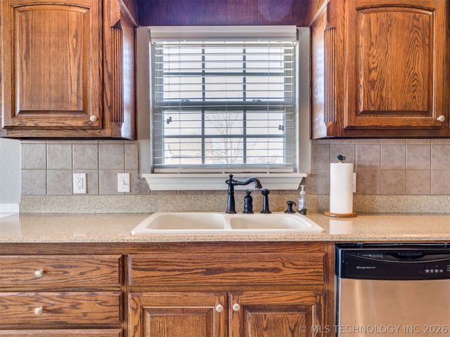 5295 E 144th Street North, Collinsville, OK 74021