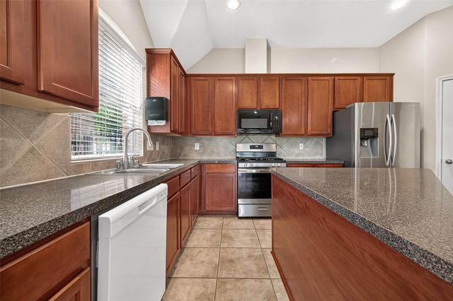 10707 Lyndon Meadows Drive, Houston, TX 77095