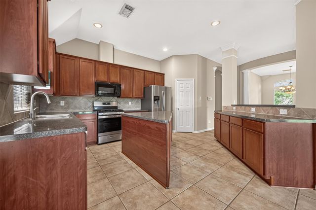 10707 Lyndon Meadows Drive, Houston, TX 77095